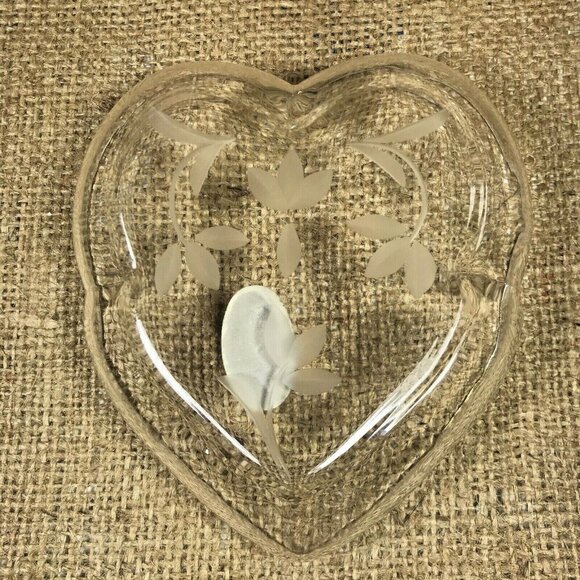 Royal Doulton Crystal Heart Trinket Dishes Etched Floral Dishes Set of 2 - Picture 7 of 7